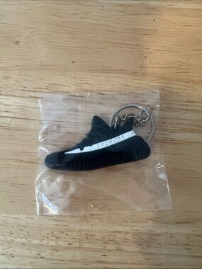 Kids Black Sneaker Keychain - SPLY-350 Style